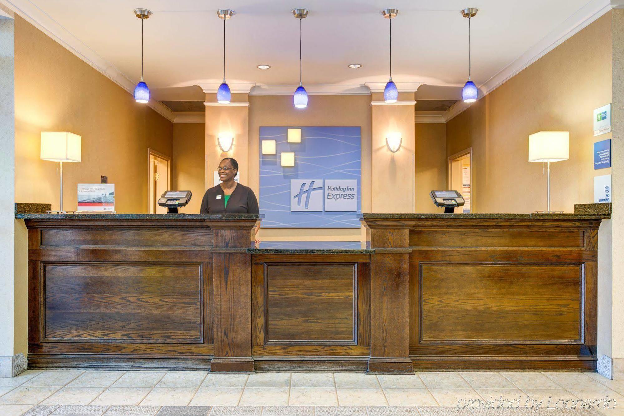 Holiday Inn Express Hotel & Suites Dublin By Ihg Exterior foto