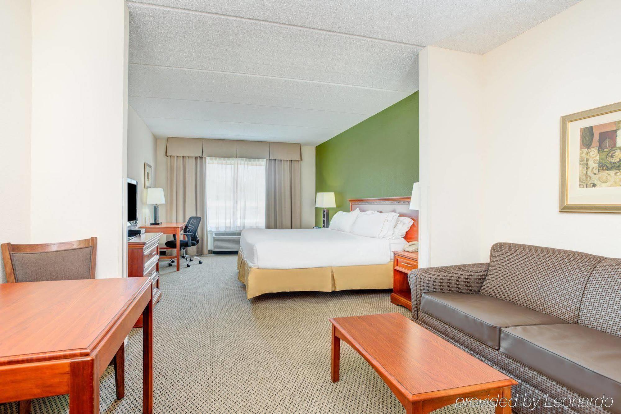 Holiday Inn Express Hotel & Suites Dublin By Ihg Exterior foto