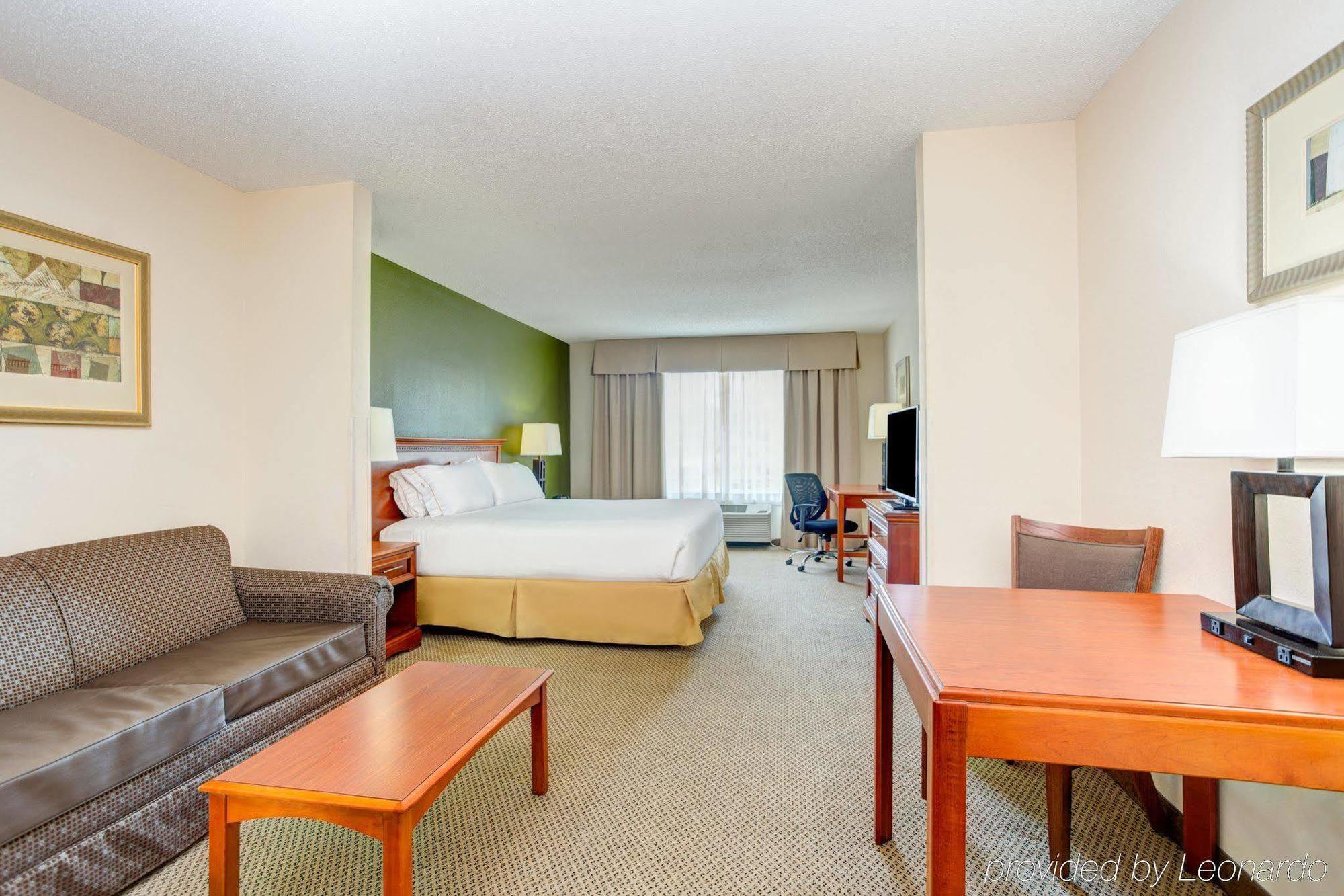 Holiday Inn Express Hotel & Suites Dublin By Ihg Exterior foto